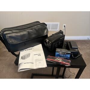 VINTAGE JVC COMPACT VHS C CAMCORDER GR-AX350 WITH EXTRAS TESTED